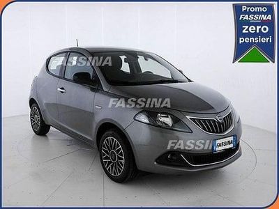 Usata Lancia Ypsilon 69 CV (50 kW) 2024 Grigio Utilitaria