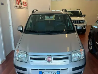 Usata Fiat Panda Emotion 69 CV (50 kW) 2010 Argento Utilitaria