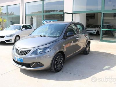 Usata Lancia Ypsilon Gold 69 CV (50 kW) 2023 Grigio Utilitaria