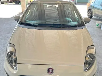 Usata Fiat Punto Lounge 70 CV (51 kW) 2016 Bianco Utilitaria