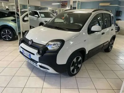 Nuova Fiat Panda Cross Cross 65 CV (47 kW) 2026 Rosso passione Utilitaria