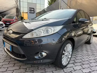 Usata Ford Fiesta Titanium 82 CV (60 kW) 2010 Nero Berlina