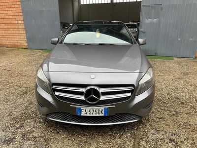Usata Mercedes A200 135 CV (99 kW) 2014 Grigio Berlina