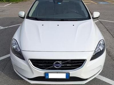 Brugt Volvo V40 Kinetic 120 HK (88 kW) 2015 Hvid Sedan