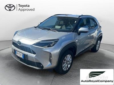Usata Toyota Yaris Cross Active 116 CV (85 kW) 2022 Grigio SUV