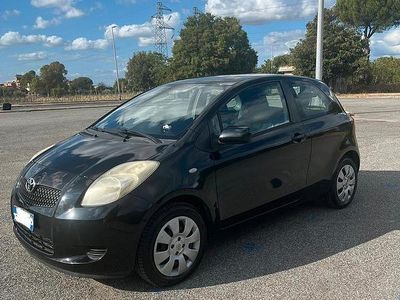 Usata Toyota Yaris Sol 69 CV (50 kW) 2008 Nero Utilitaria