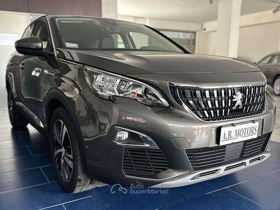 Usata Peugeot 3008 Allure 131 CV (96 kW) 2019 Gray SUV