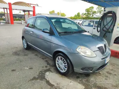 Usata Lancia Ypsilon 60 CV (44 kW) 2006 Blu Utilitaria