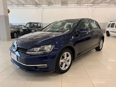 Usata VW Golf VII Highline 116 CV (85 kW) 2019 Blu Berlina