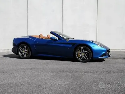Usata Ferrari California 560 CV (411 kW) 2014 Bluazzurro Cabrio