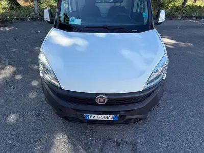 Usata Fiat Doblò 105 CV (77 kW) 2015 Bianco Monovolume