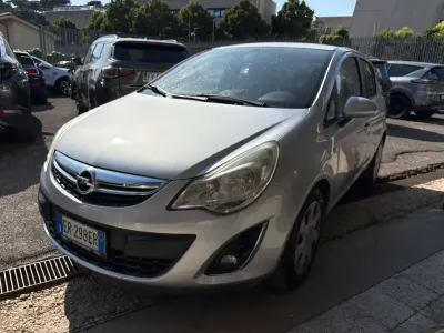 Usata Opel Corsa Edition 75 CV (55 kW) 2013 Grigio Utilitaria