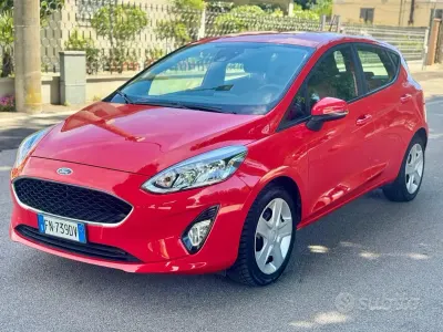 Usata Ford Fiesta 70 CV (51 kW) 2018 Rosso Utilitaria