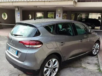 Usata Renault Scénic III 110 CV (80 kW) 2017 Grigio Monovolume