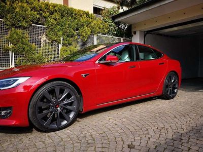 Usata Tesla Model S 158 kW (215 CV) 2019 Rosso Utilitaria
