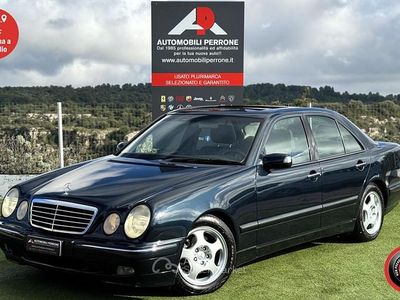 Nero smeraldo Usata 2000 Mercedes E280 Avantgarde Berlina | 7500 €