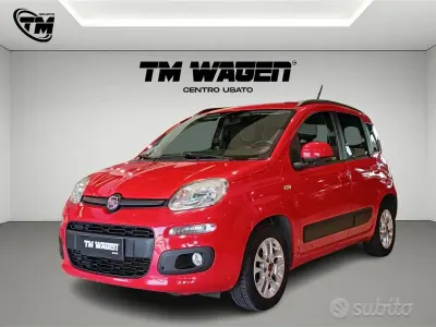 Usata Fiat Panda Lounge 69 CV (50 kW) 2016 Rosso Utilitaria