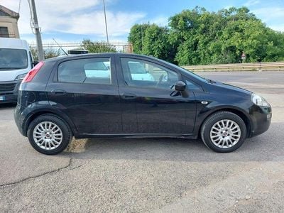 Usata Fiat Punto 75 CV (55 kW) 2015 Nero Utilitaria