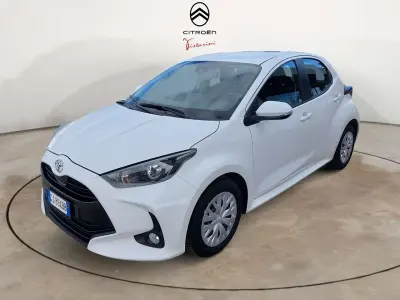 Gebraucht Toyota Yaris Active 72 PS (52 kW) 2022 Weiß Kleinwagen