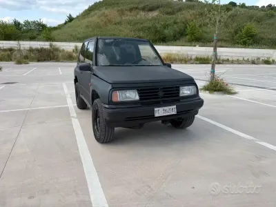 Usata Suzuki Vitara 75 CV (55 kW) 1991 Nero SUV