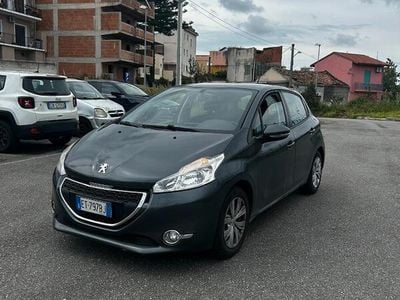 Grigio Usata 2013 Peugeot 208 Utilitaria | 5499 € (Buon prezzo)