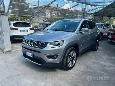 Begagnad Jeep Compass Limited 120 HK (88 kW) 2019 Grå SUV