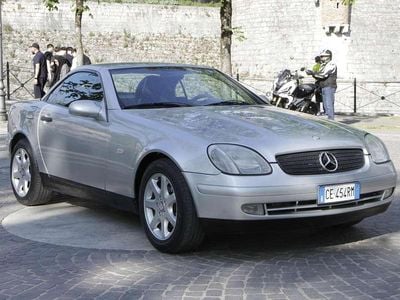 Usata Mercedes SLK200 192 CV (141 kW) 1997 Argento Cabrio