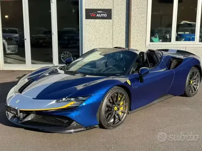 Usata Ferrari SF90 780 CV (573 kW) 2021 Blu Cabrio