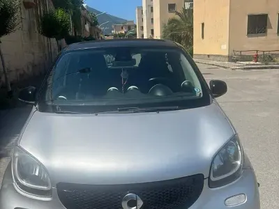Usata Smart ForFour 71 CV (52 kW) 2016 Giallo Utilitaria