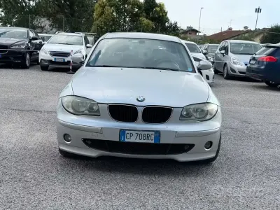 Usata BMW 116 122 CV (89 kW) 2005 Grigio Utilitaria