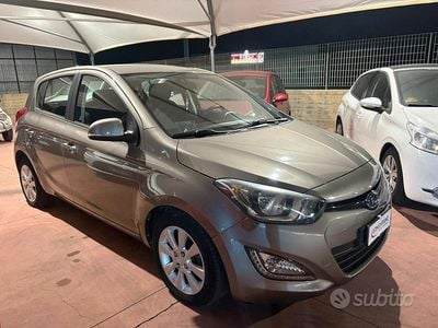 Usata Hyundai i20 89 CV (65 kW) 2012 Marrone Utilitaria