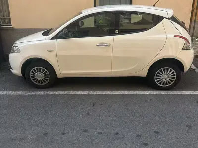 Usata Lancia Ypsilon