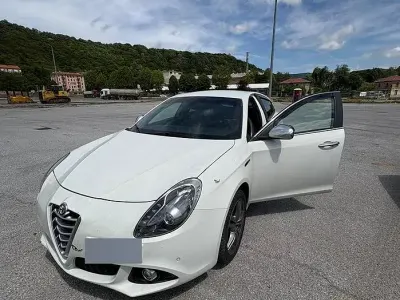 Usado Alfa Romeo Giulietta 150 CV (110 kW) 2014 Blanco Utilitario