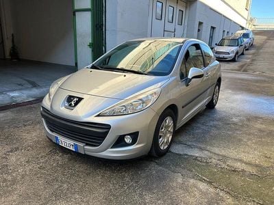 Usata Peugeot 207 Sport 75 CV (55 kW) 2010 Argento Berlina