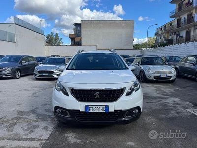 Usata Peugeot 2008 101 CV (74 kW) 2019 Bianco SUV