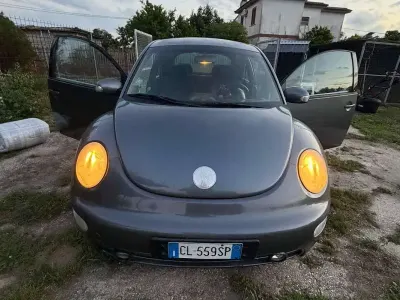 Usata VW New Beetle 101 CV (74 kW) 2003 Grigio Utilitaria