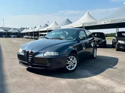 Usata Alfa Romeo 147 116 CV (85 kW) 2003 Blu Utilitaria