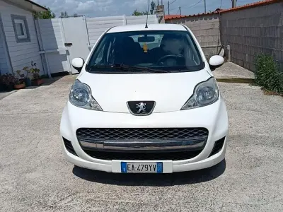 Usata Peugeot 107 68 CV (50 kW) 2010 Bianco Utilitaria