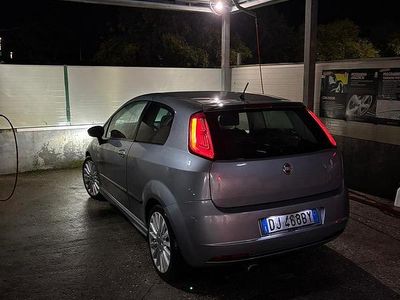 Usata Fiat Grande Punto Sport 90 CV (66 kW) 2007 Grigio Utilitaria