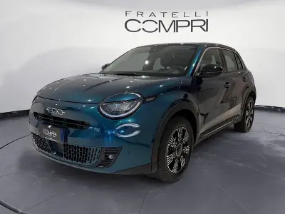 Usata Fiat 600 145 CV (106 kW) 2025 Verde mare d'italia SUV