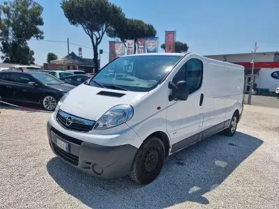Usata Opel Vivaro 114 CV (83 kW) 2013 Bianco Monovolume