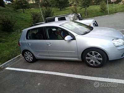 Begagnad VW Golf V 105 HK (77 kW) 2006 Grå Sedan