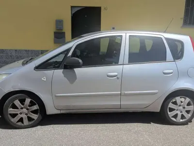 Usata Mitsubishi Colt Instyle 95 CV (69 kW) 2006 Argento Berlina