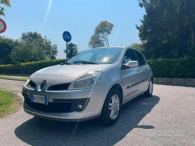 Usata Renault Clio III 75 CV (55 kW) 2007 Grigio Utilitaria