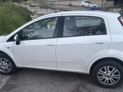 Usata Fiat Grande Punto 77 CV (56 kW) 2013 Utilitaria