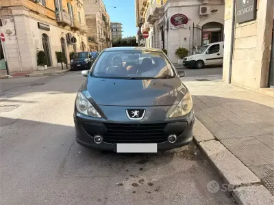 Usata Peugeot 307 88 CV (64 kW) 2006 Grigio Utilitaria