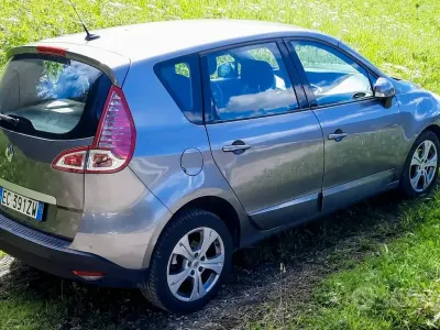 Usata Renault Scénic III Dynamique 110 CV (80 kW) 2010 Monovolume