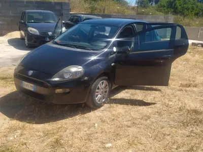 Usata Fiat Grande Punto S 77 CV (56 kW) 2012 Marrone Utilitaria