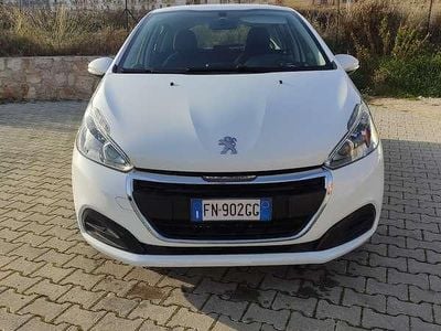 Usata Peugeot 208 Active 82 CV (60 kW) 2018 Utilitaria