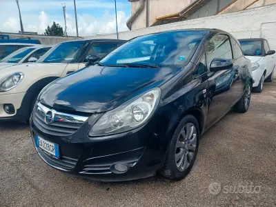 Begagnad Opel Corsa Edition 75 HK (55 kW) 2010 Svart Halvkombi